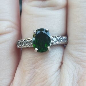 Oval Chrome Diopside Ring